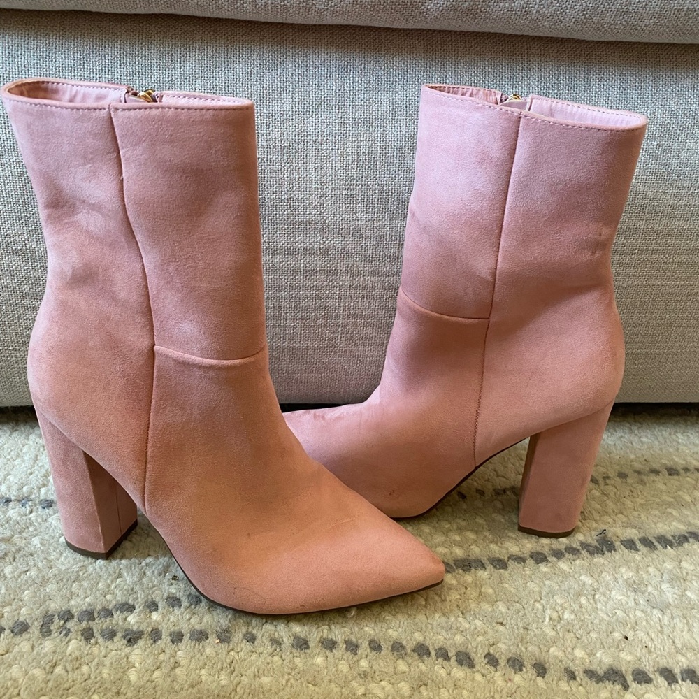 Size 8 Lulu’s booties